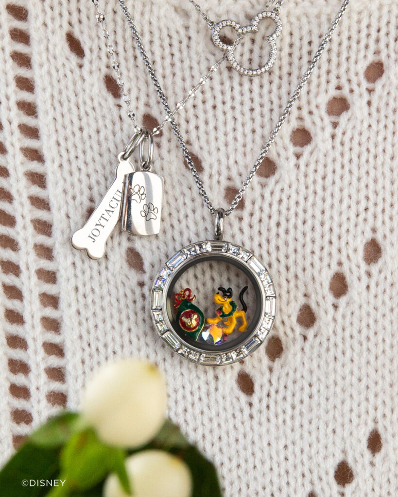 Disney Mickey + Friends Holiday Collection is Iconic, Disney Mickey + Friends, Disney and Origami Owl, Disney Holiday Collection, origami Owl Holiday Collection 